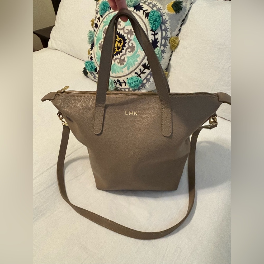 Cuyana Small Leather Zippered Tote in Stone